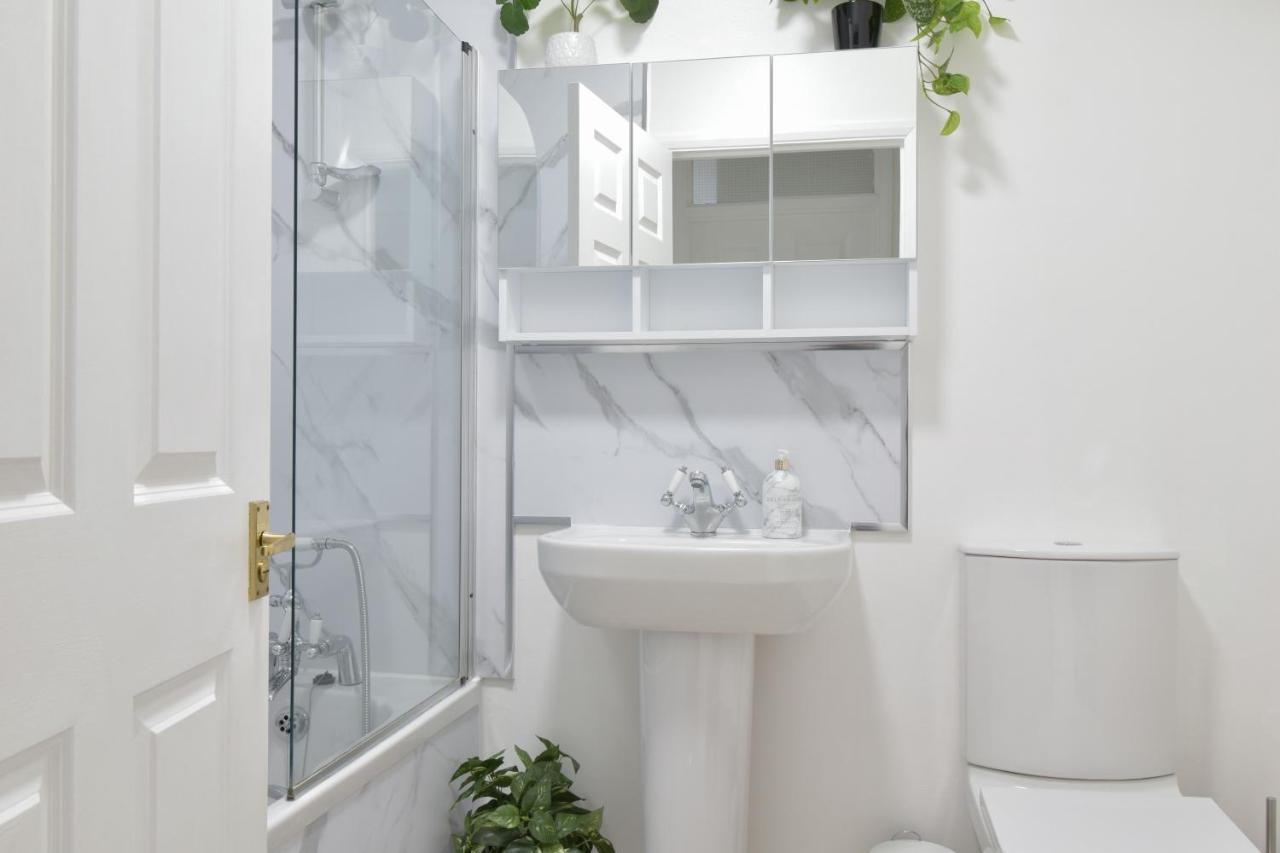 Luxury Spacious 2 Bed Apartment Shilton  Zewnętrze zdjęcie